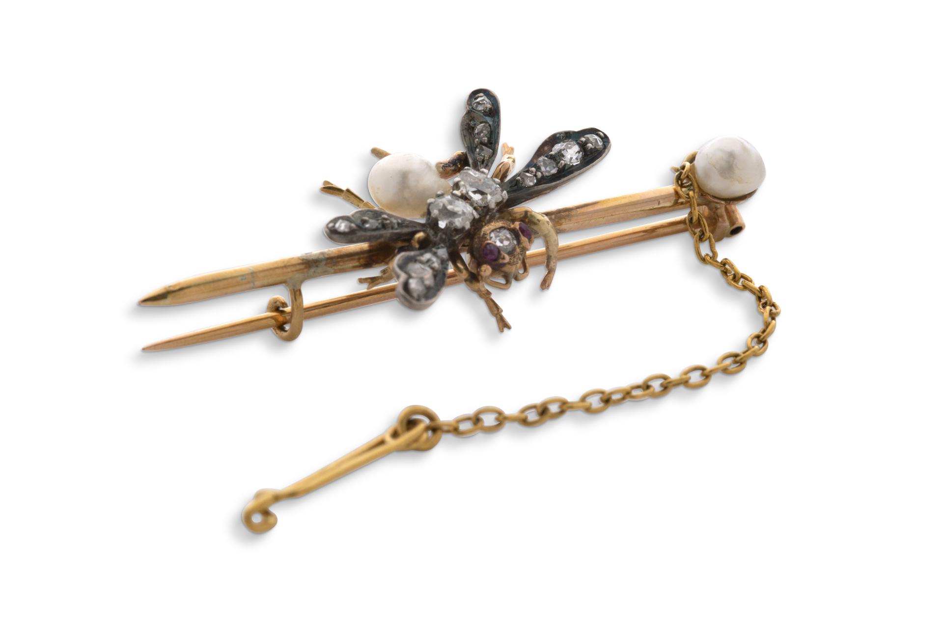 Broche abeille en or jaune et blanc 18 carats, émail et diamants En