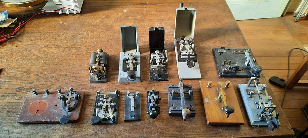 Clé de télégraphe Morse (1) - Bois, Laiton - circa 1900